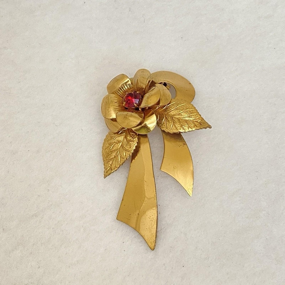 VTG Coro Pegasus Flower Brooch Red Rhinestone Accent Floral Ribbon Bow Design